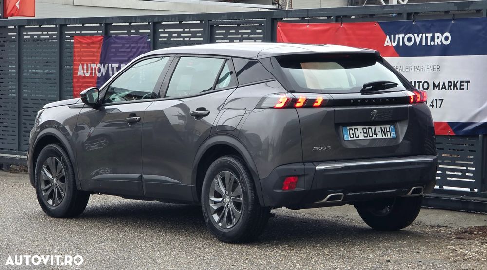 Peugeot 2008 PureTech 130 EAT8 GT - 6