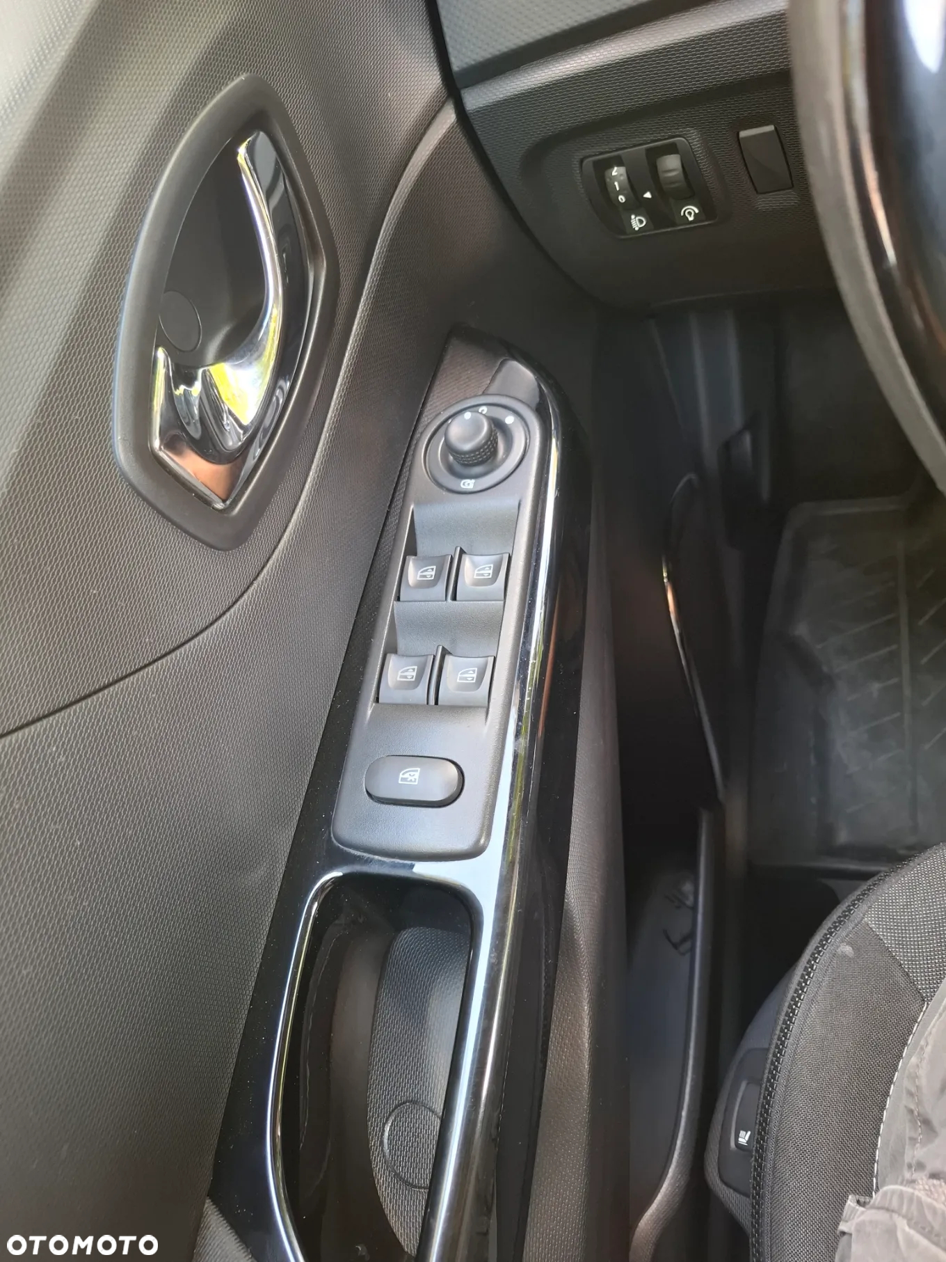 Renault Captur - 30