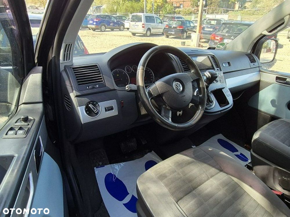 Volkswagen Multivan - 13