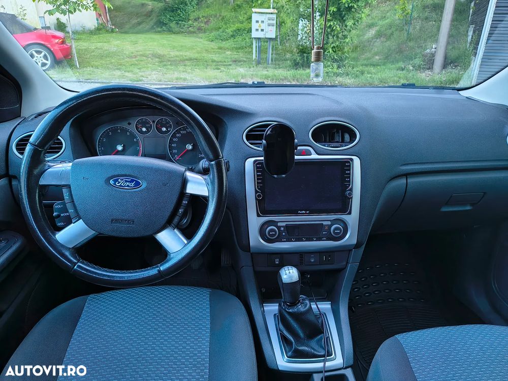 Ford Focus - 8