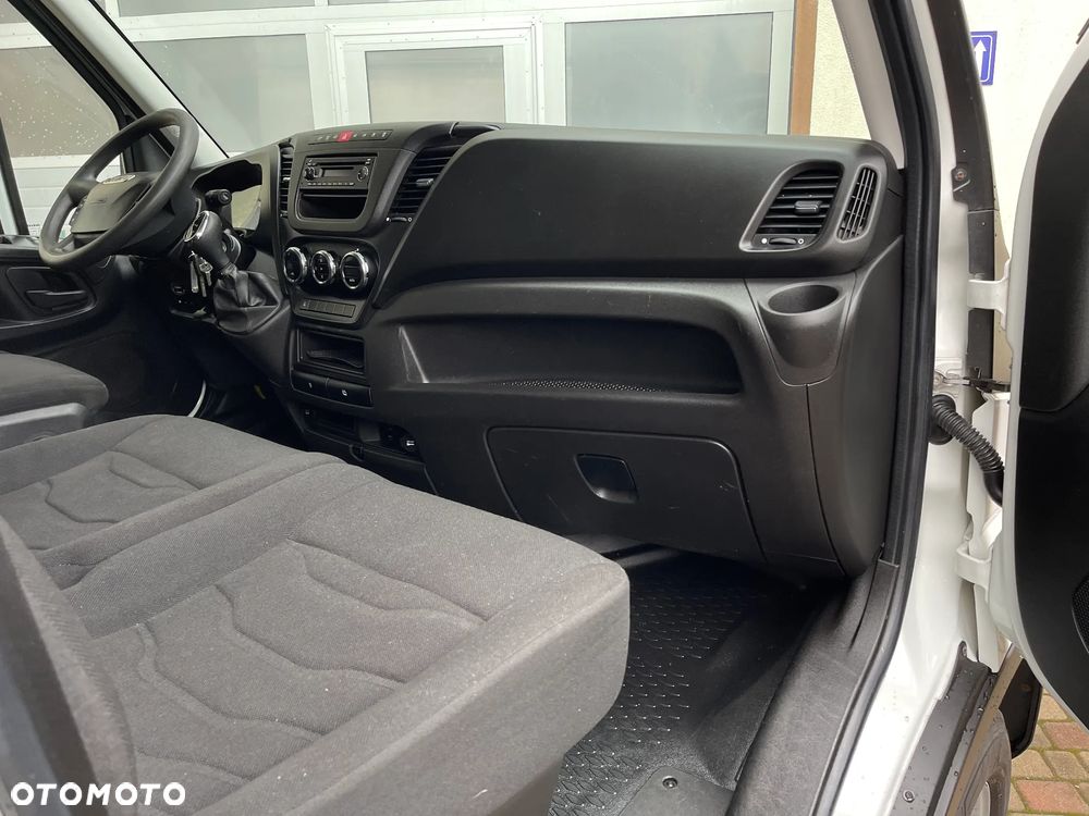 Iveco Daily Izoterma Winda - 22