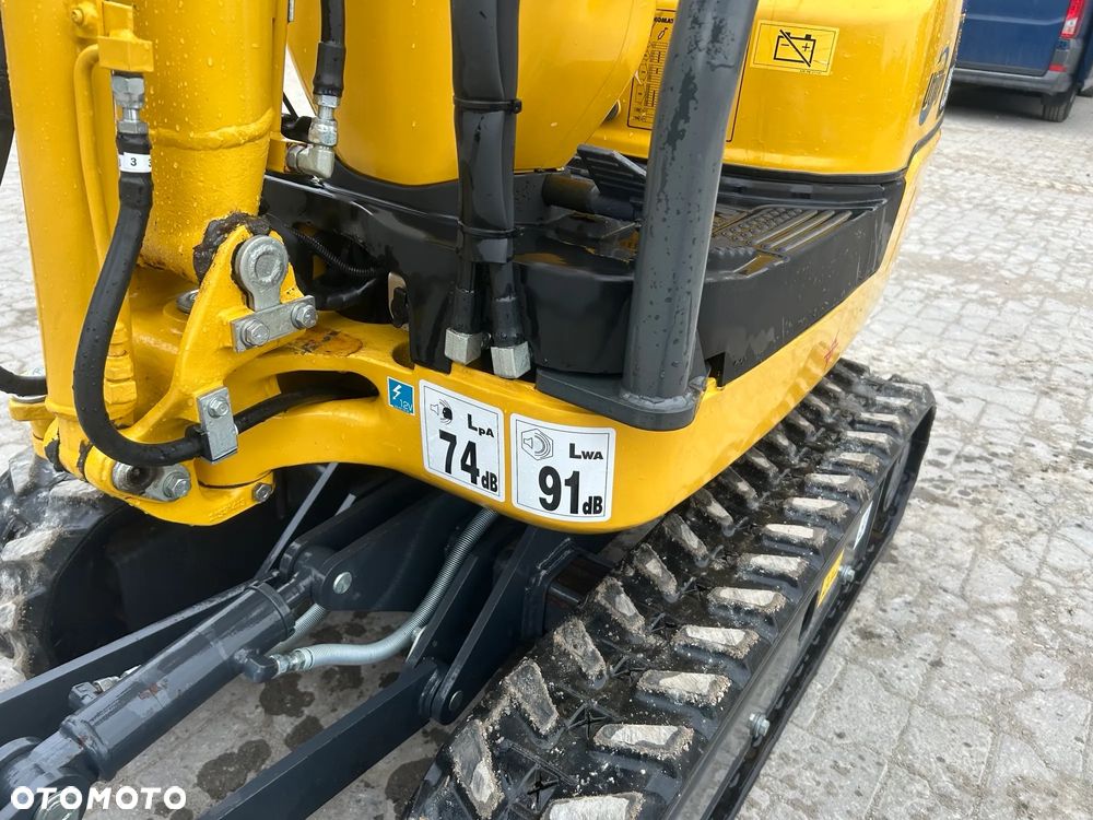 Komatsu PC09-1 - 10