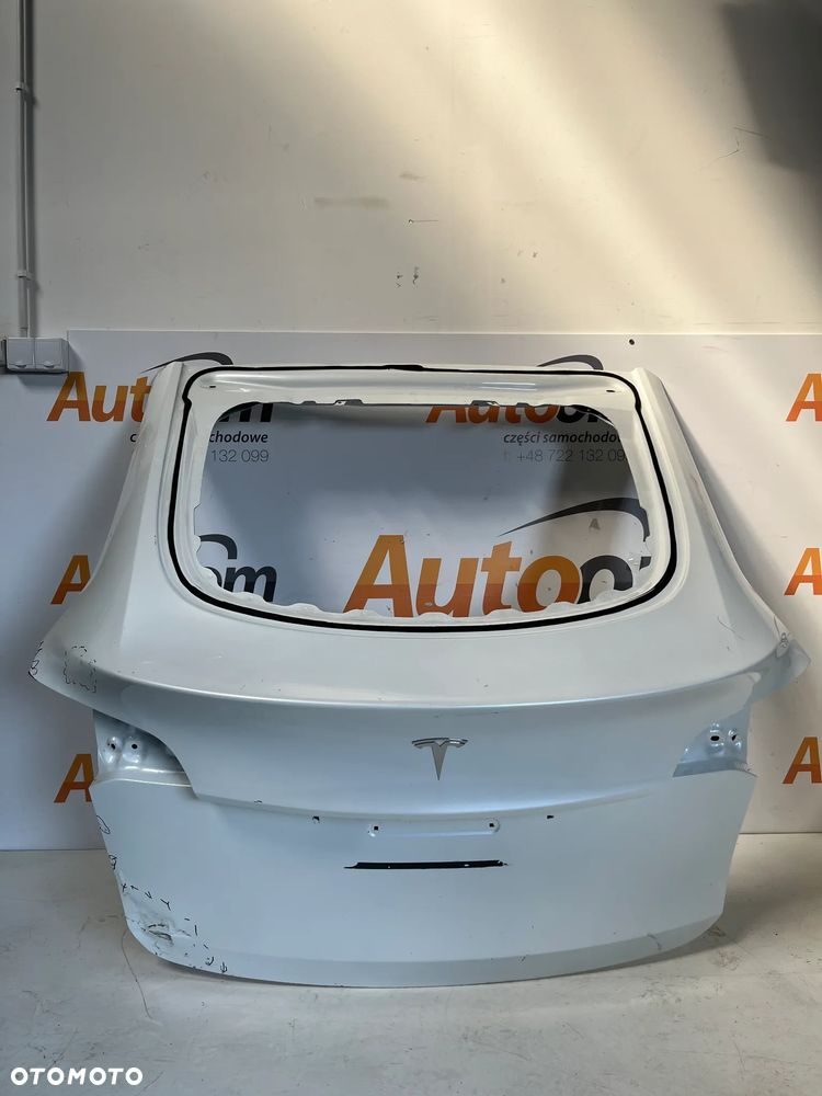 KLAPA TYLNA TESLA MODEL Y - 1