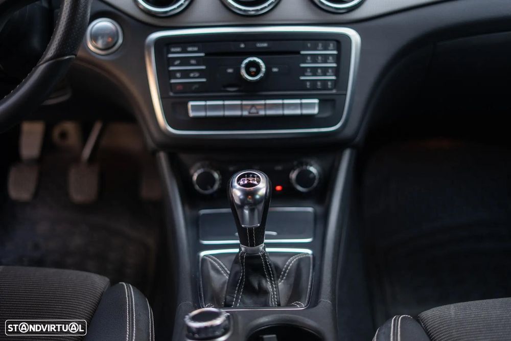 Mercedes-Benz CLA 180 d Urban - 31