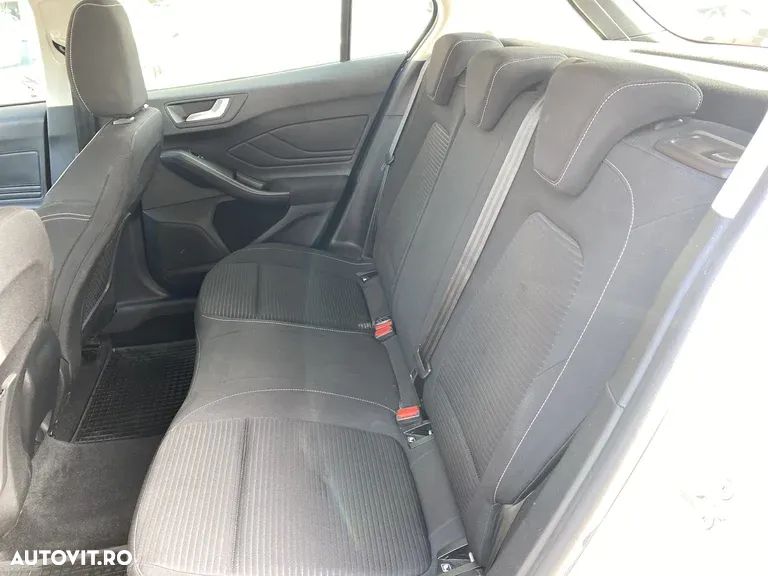 Ford Focus 1.0 EcoBoost Titanium - 10