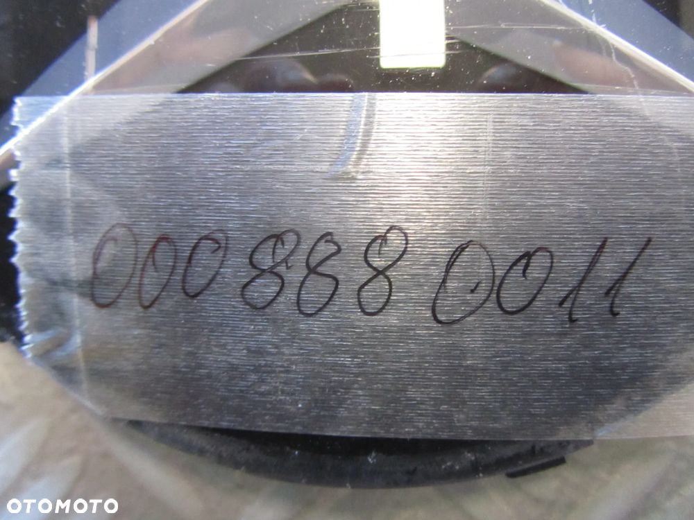 znaczek 0008880011 - 2