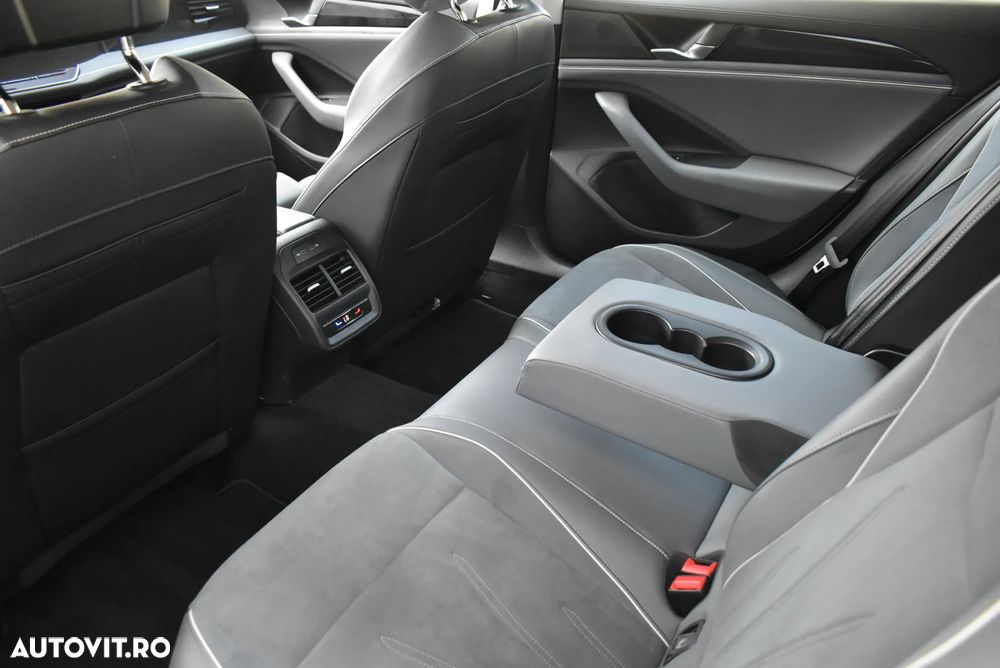 Volkswagen Passat 1.5 eTSI DSG MHEV Business - 24