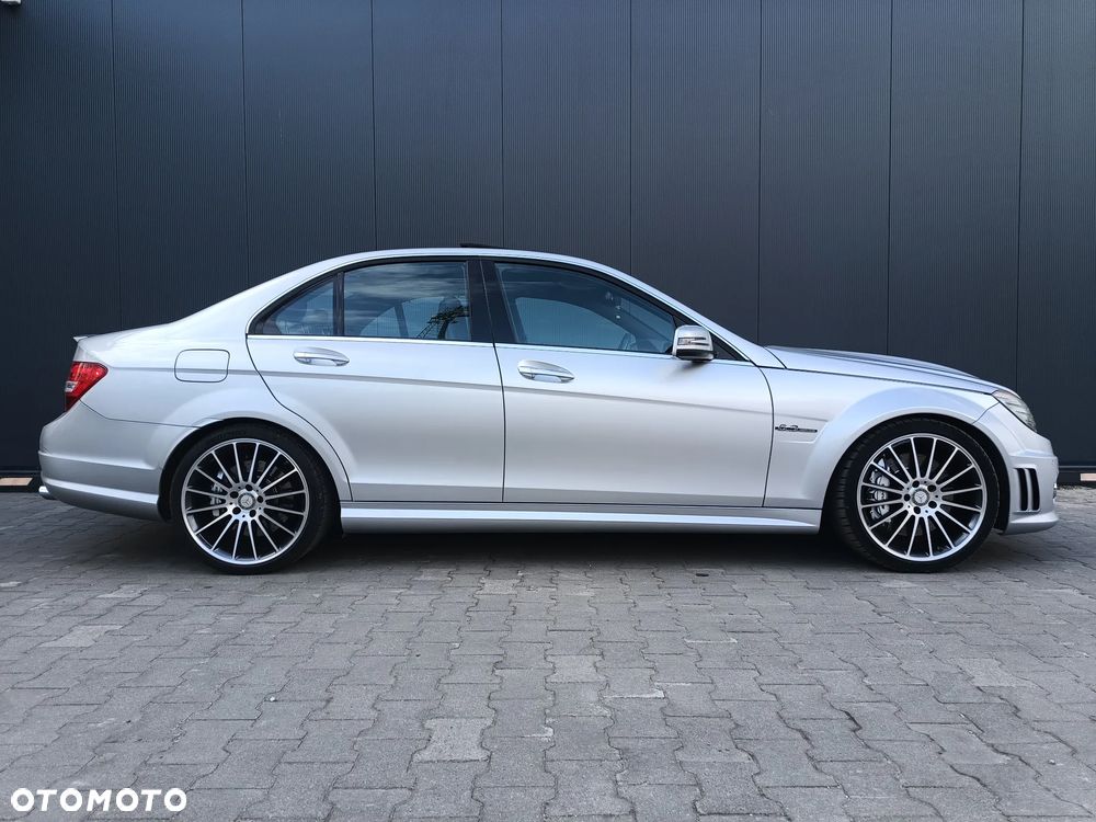 Mercedes-Benz Klasa C 63 AMG 7G-TRONIC Performance Plus SPORT EDITION - 27