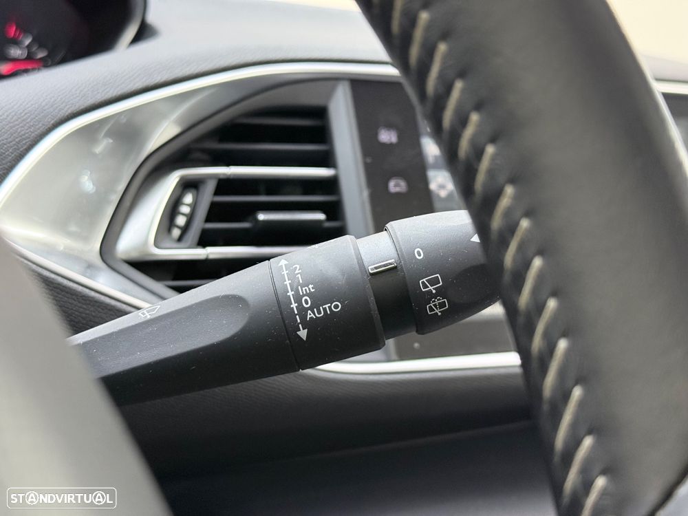 Peugeot 308 PureTech 130 GPF EAT8 Stop & Start Allure Pack - 19