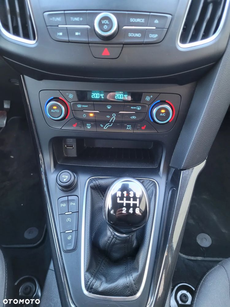 Ford Focus 1.0 EcoBoost STart-Stopp-System TITANIUM - 16