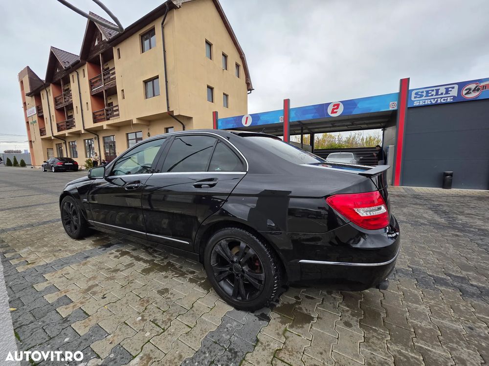 Mercedes-Benz C 180 BlueEFFICIENCY 7G-TRONIC Avantgarde - 3