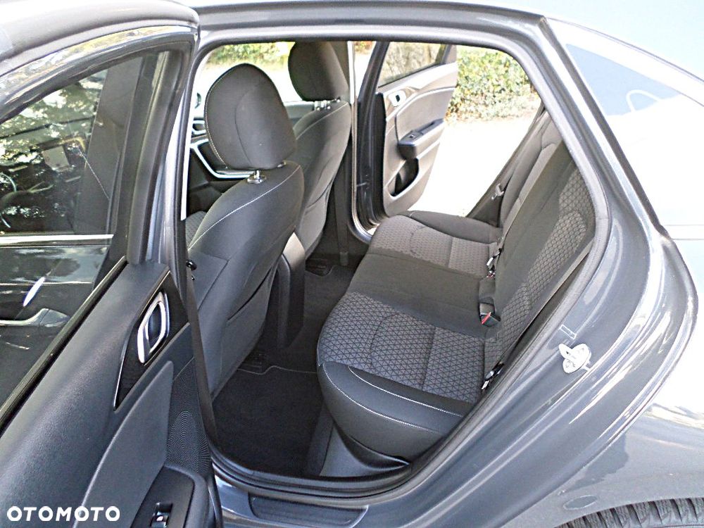 Kia Ceed - 24