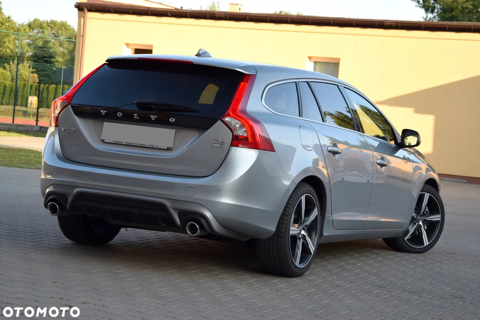 Volvo V60 D5 AWD R-Design Summum - 6