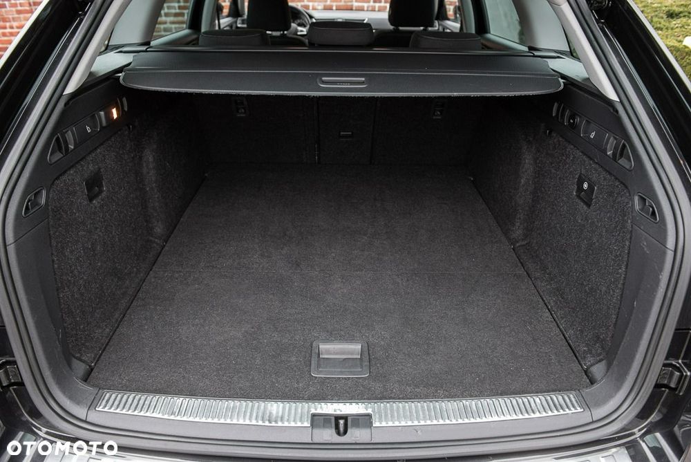 Skoda Superb 2.0 TDI DSG Premium Edition - 28