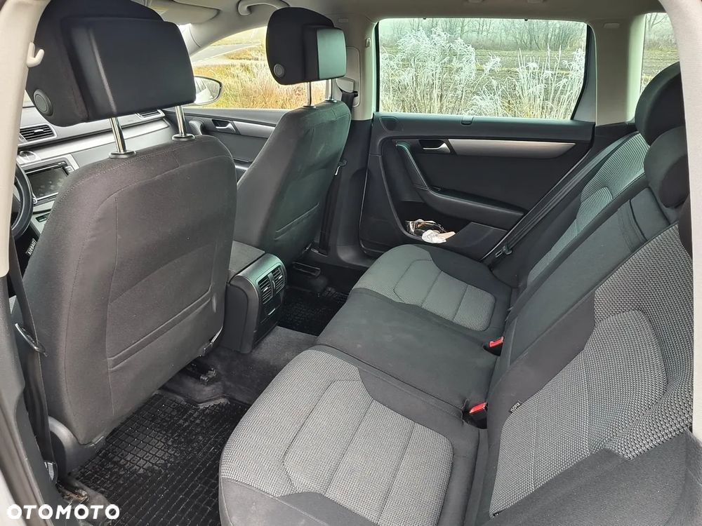 Volkswagen Passat 2.0 TDI Comfortline - 15