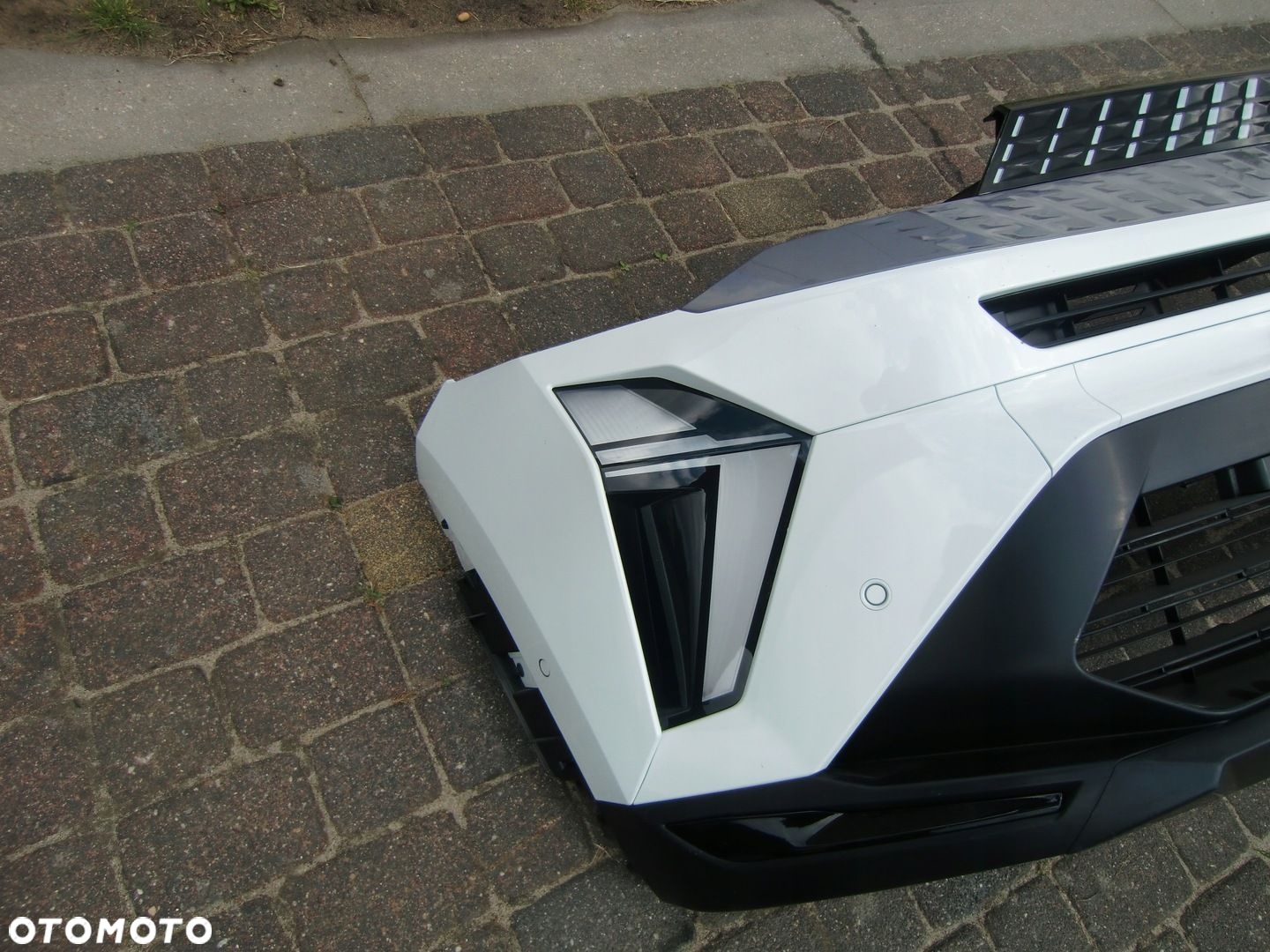ZDERZAK RENAULT CAPTUR II E TECH 6XPDC - 3
