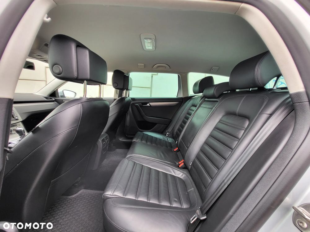 Volkswagen Passat Variant 2.0 TDI 4Motion DSG BlueMotion Tech R-Line - 19