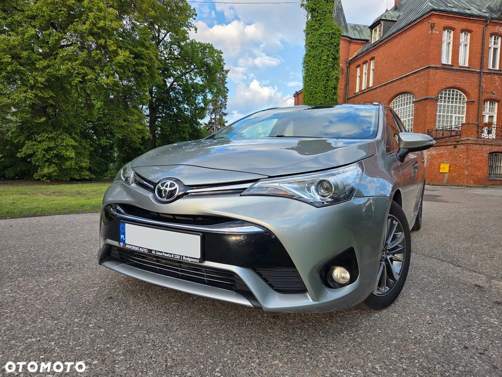 Toyota Avensis 1.6 D-4D Prestige - 3