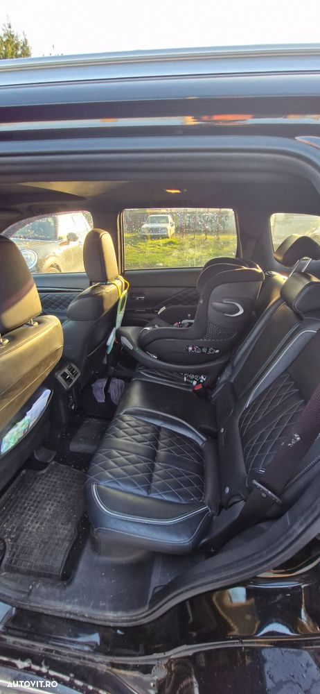 Mitsubishi Outlander PHEV 2.4 L 4X4 Instyle+ - 22