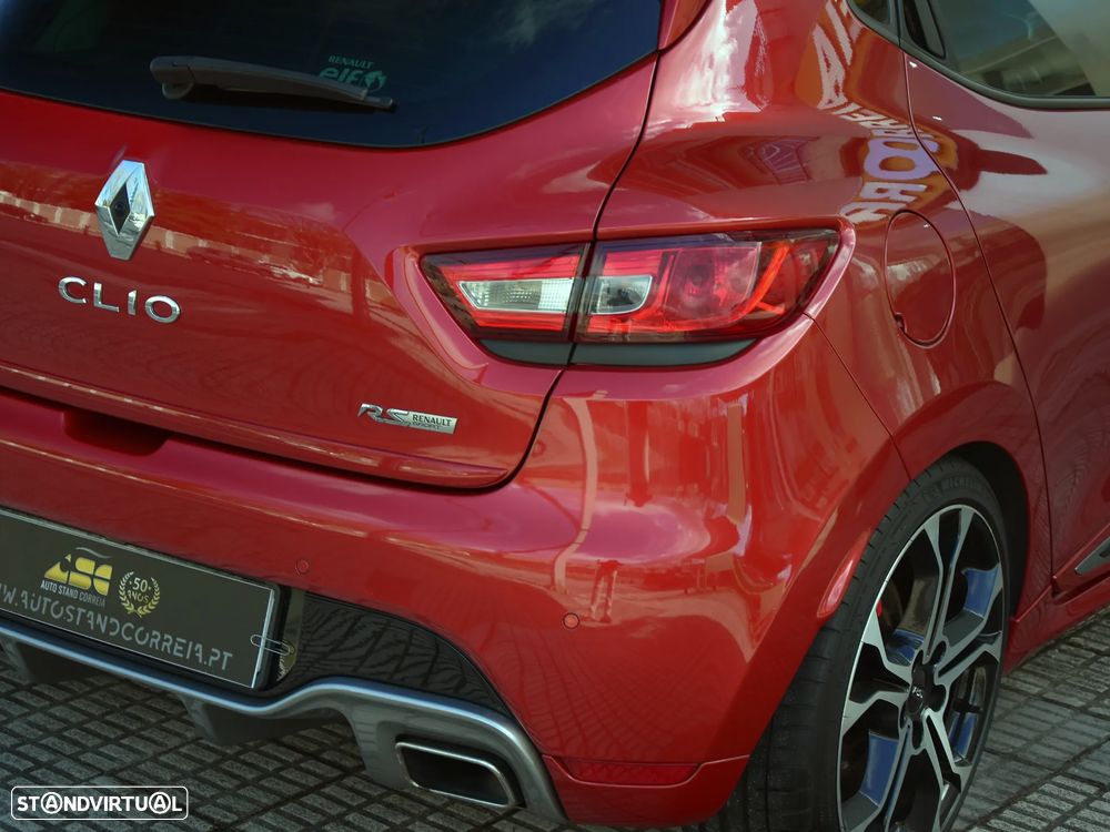 Renault Clio TCe 220 EDC R.S. Trophy - 15
