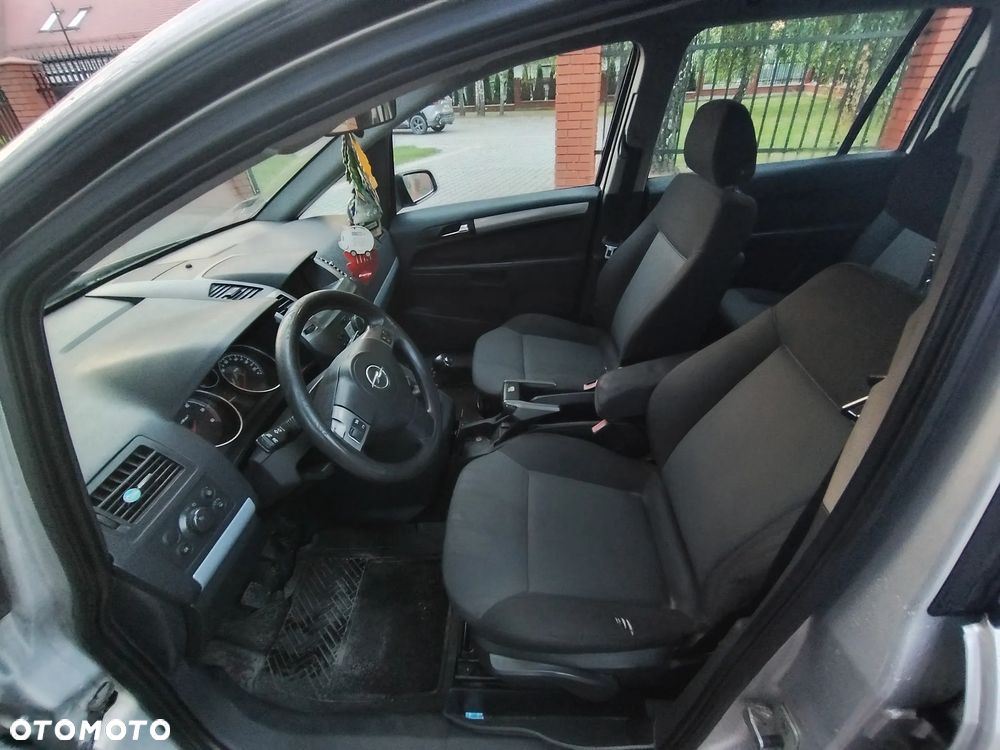 Opel Zafira 1.9 CDTI - 9