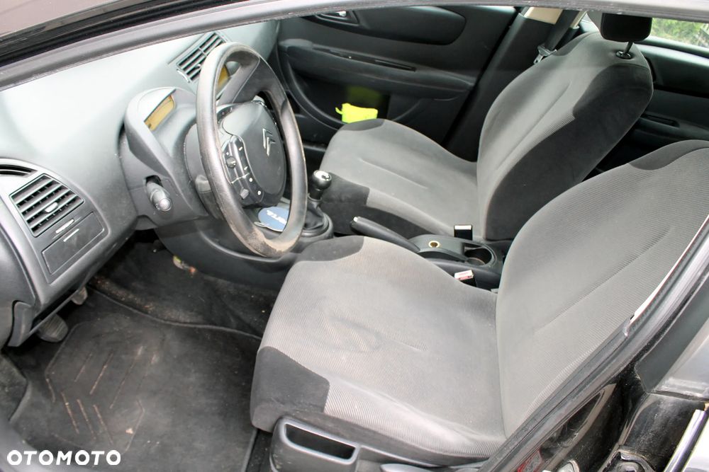 Citroën C4 1.4 16V Style - 10