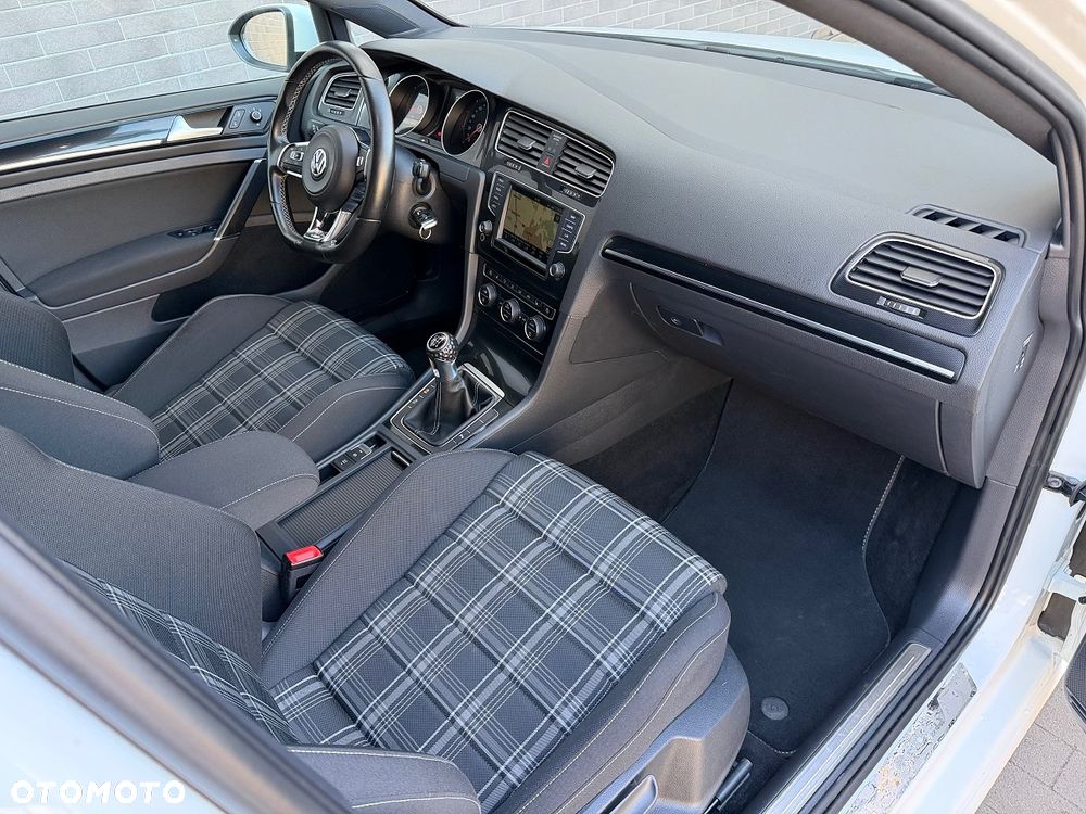 Volkswagen Golf GTD BlueMotion Technology - 32