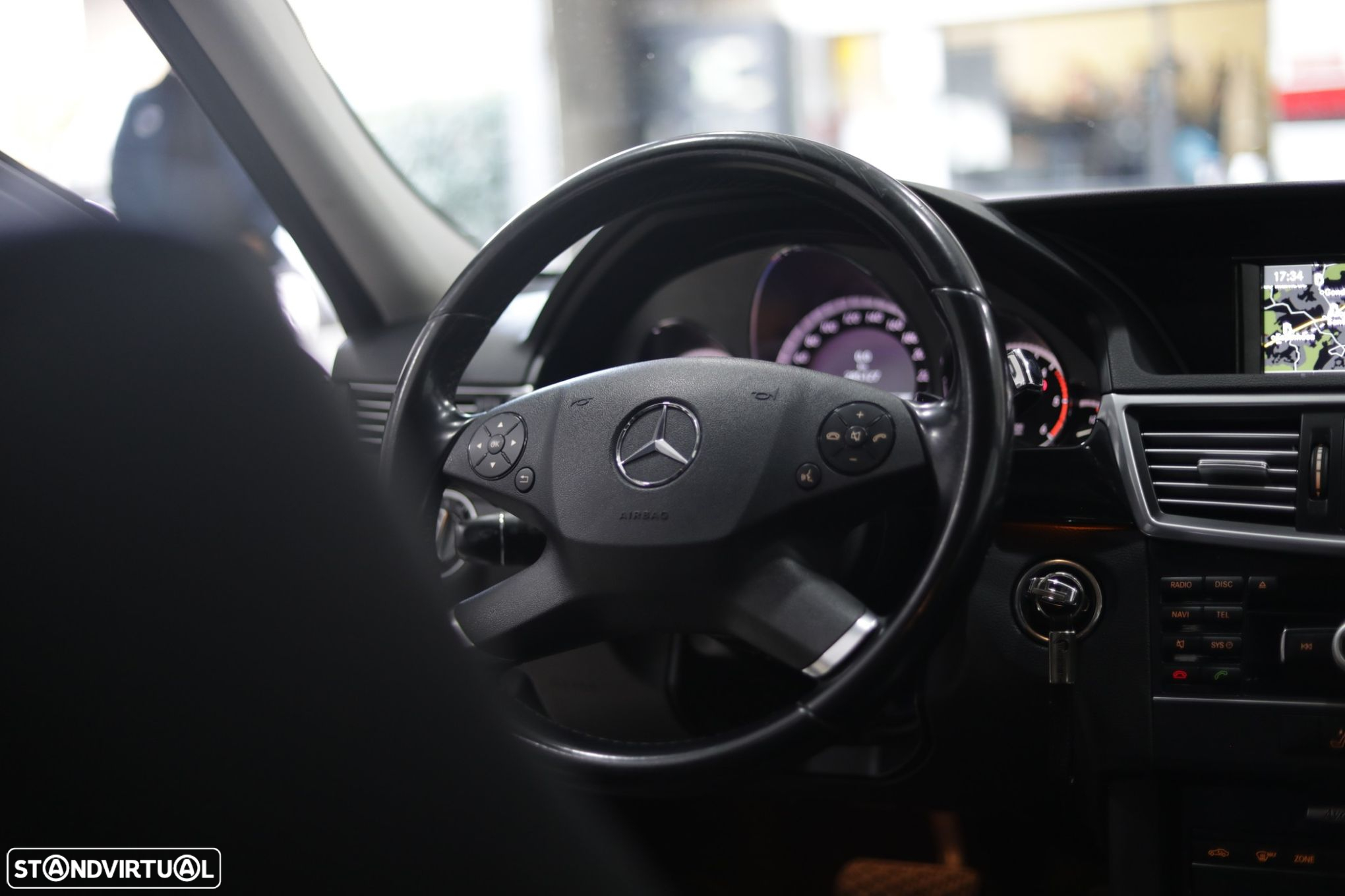 Mercedes-Benz E 250 CDi Avantgarde BE Auto. - 31