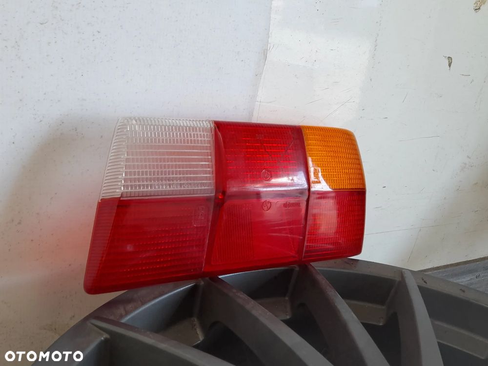 Klosz lampy prawy tył BMW E12 Seria 5 BMW OE 21330R3 - 2