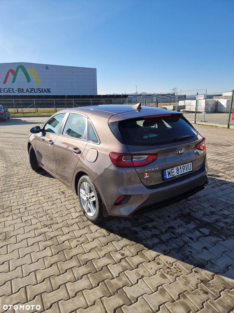 Kia Ceed 1.4 L - 5