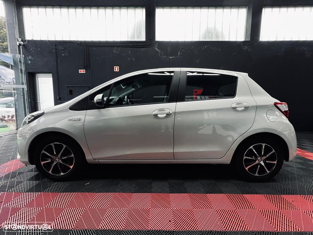 Toyota Yaris 1.5 HSD Comfort - 17