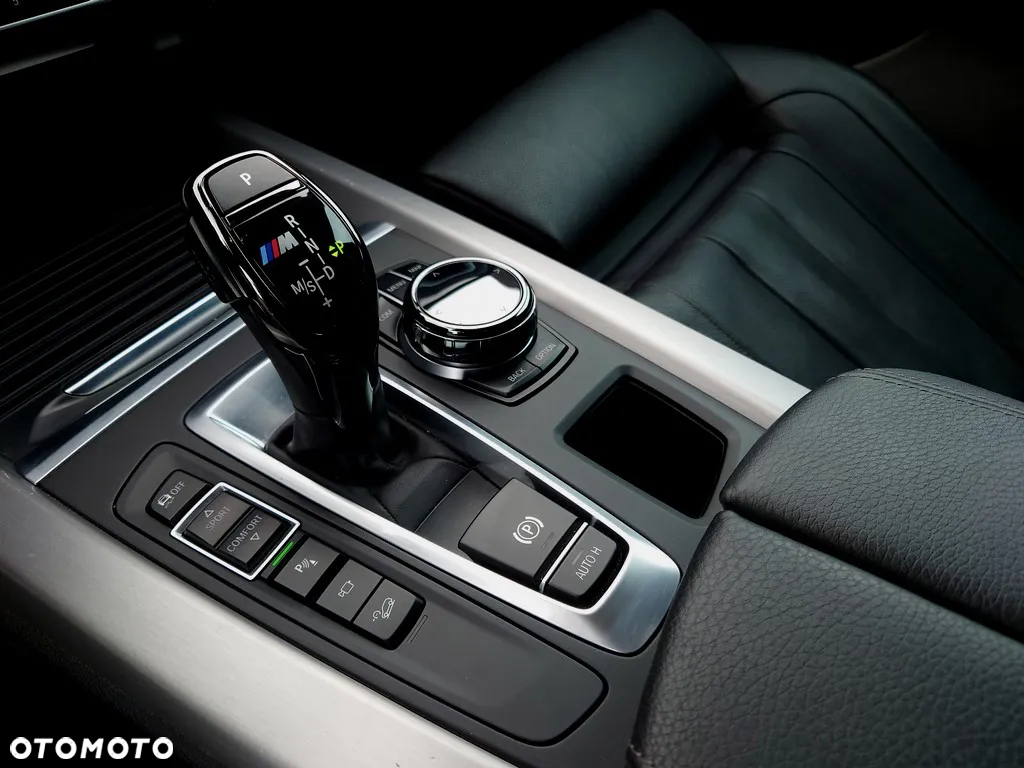 BMW X5 M M50d - 27