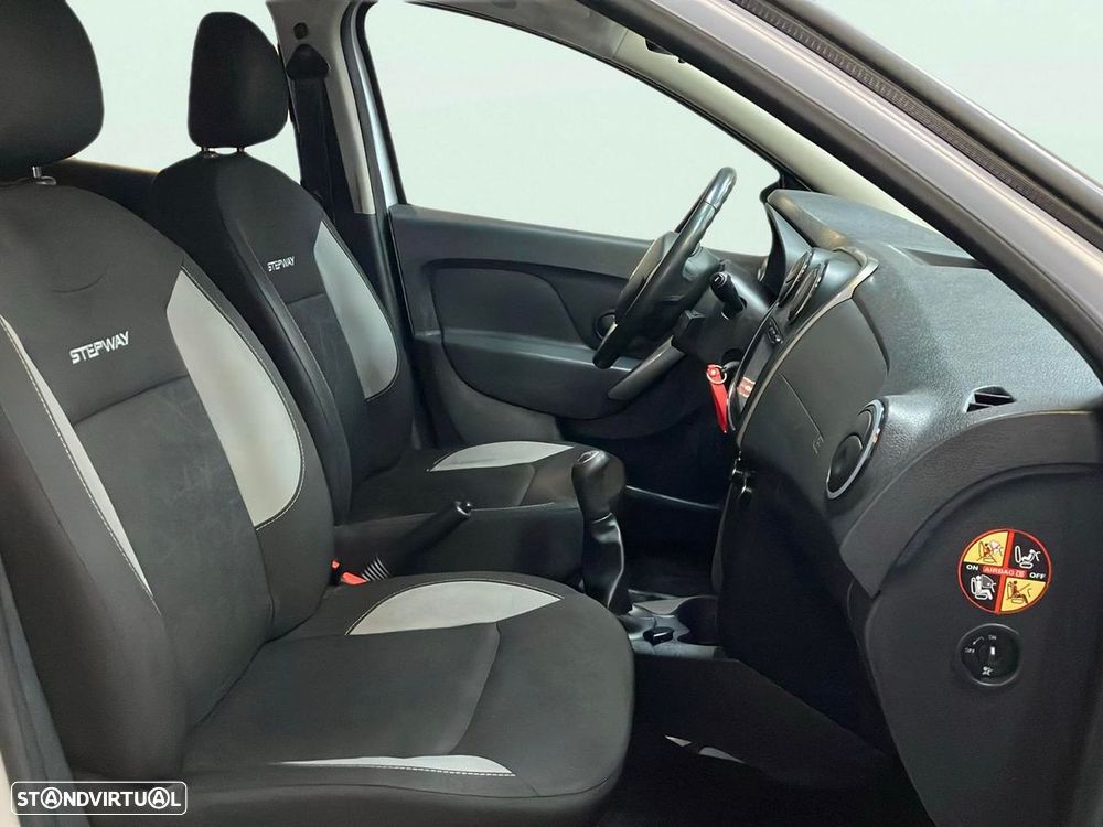 Dacia Sandero - 16