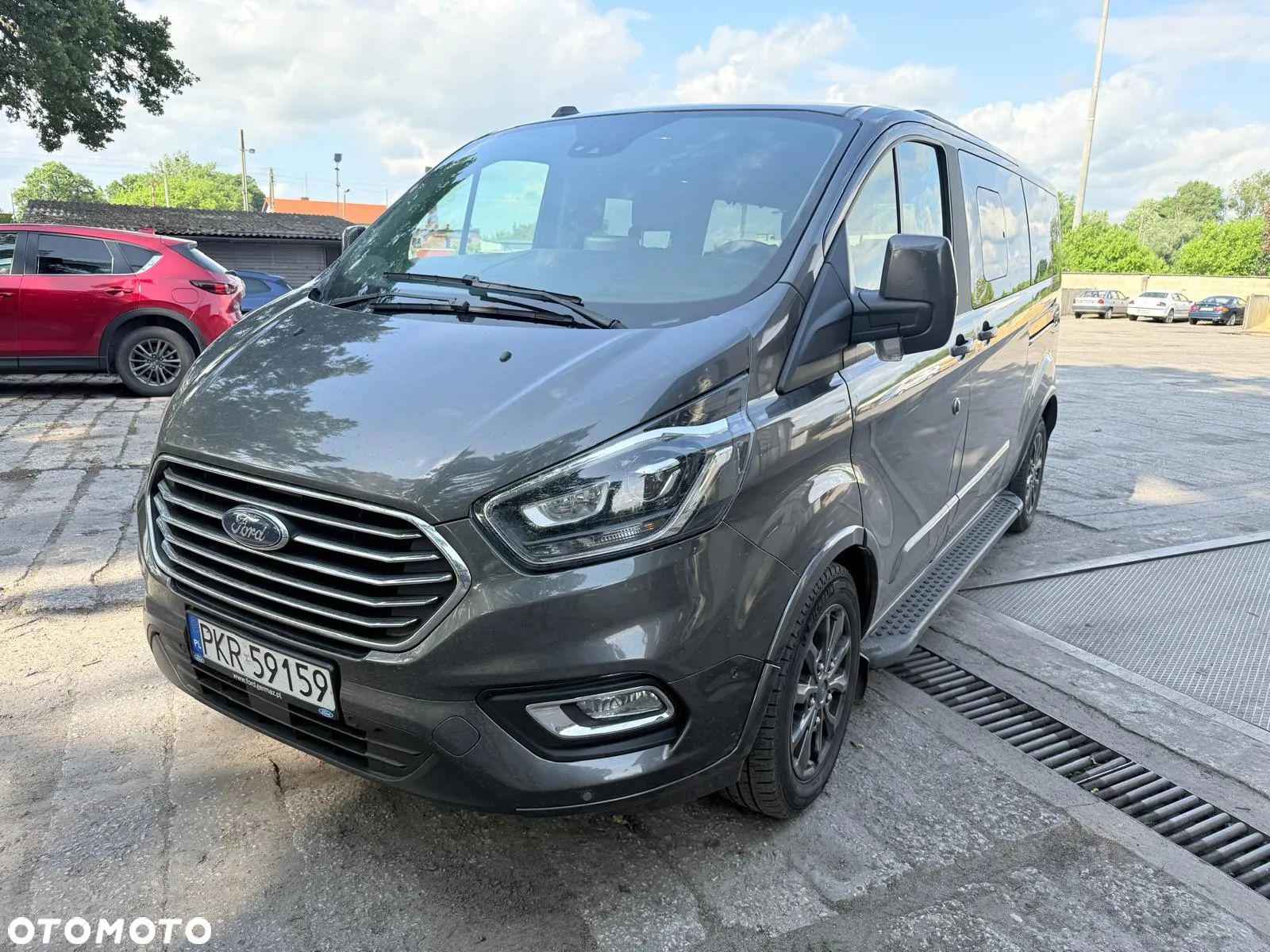 Ford Tourneo Custom - 1