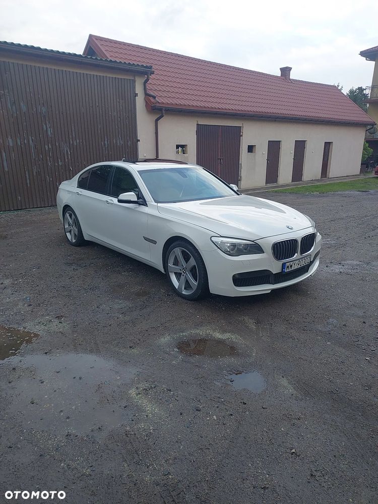BMW Seria 7 740i - 1
