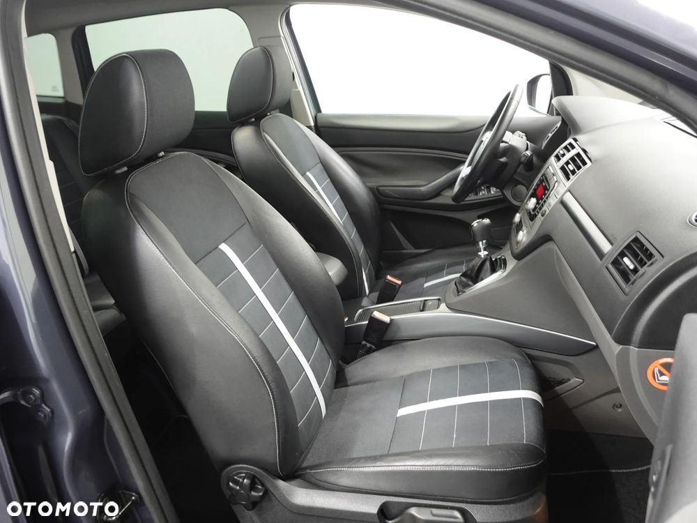 Ford Kuga - 26