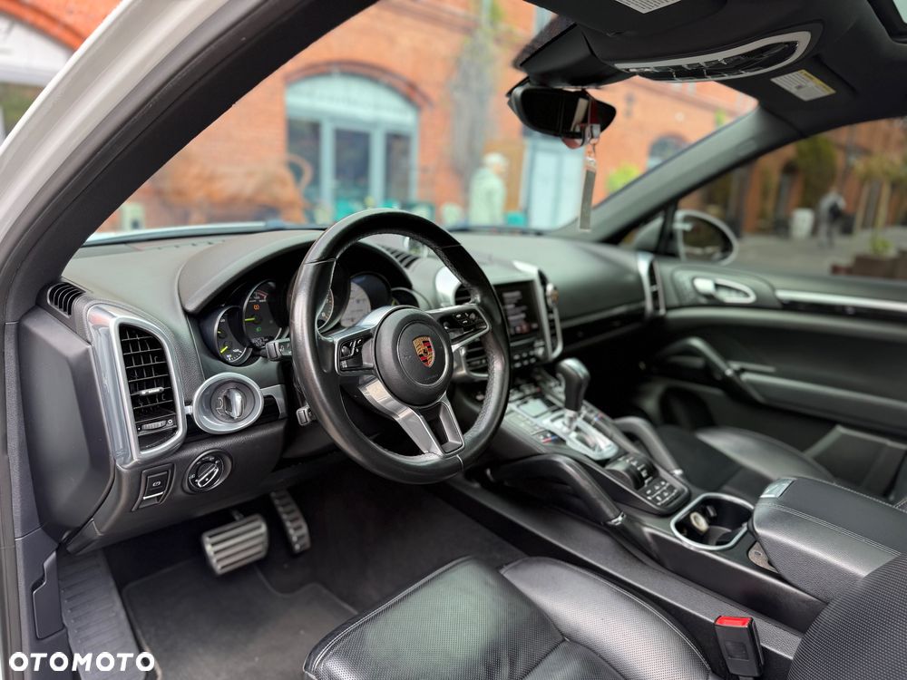 Porsche Cayenne - 6