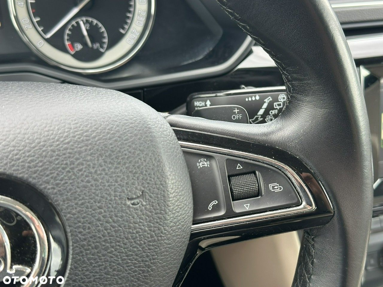 Skoda Superb Combi 2.0 TDI DSG L&K - 15
