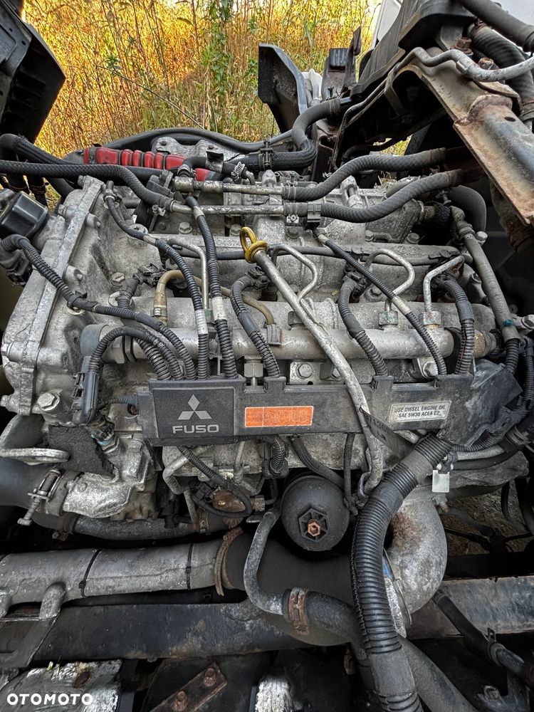 Mitsubishi Center Fuso - 13