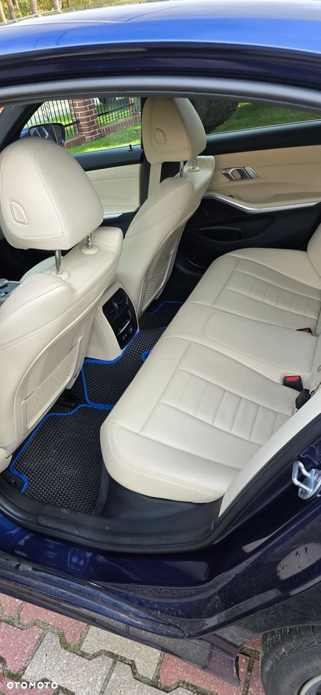 BMW Seria 3 330i Sport Line - 8