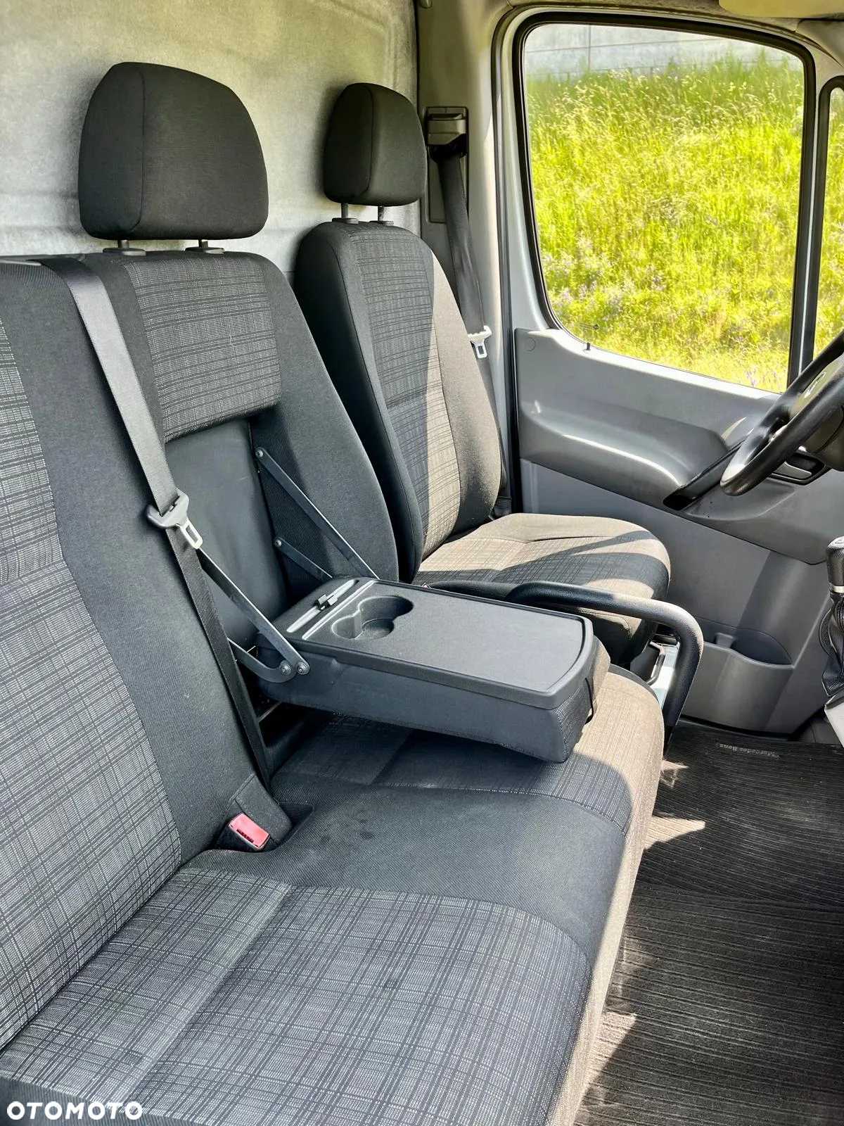 Mercedes-Benz Sprinter - 14