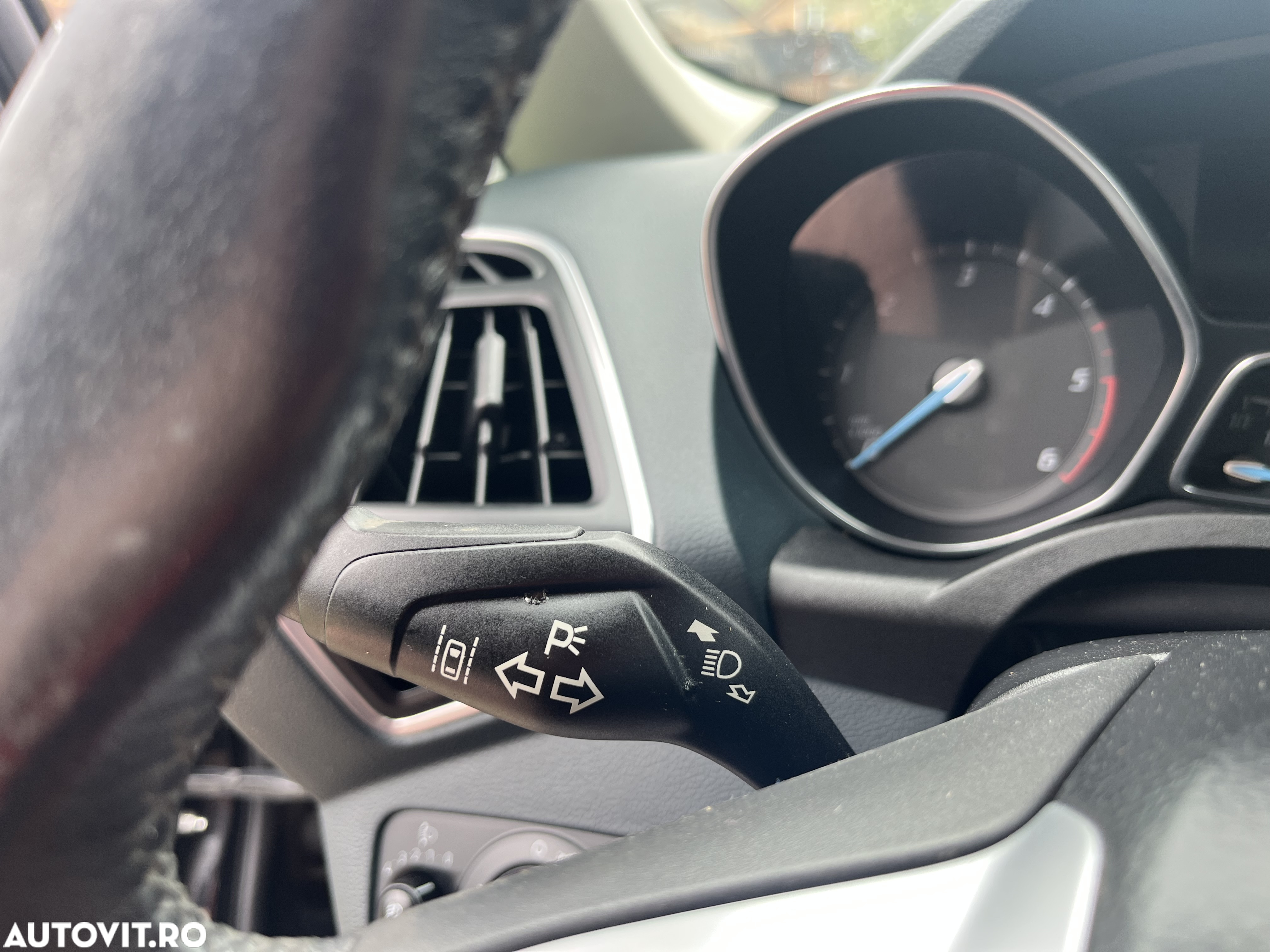 Ford C-Max 1.6 TDCi Start-Stop-System Champions Edition - 9