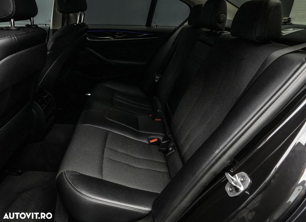 BMW Seria 5 520d xDrive AT - 16