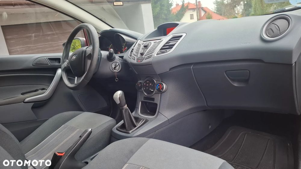 Ford Fiesta 1.25 Ambiente - 24