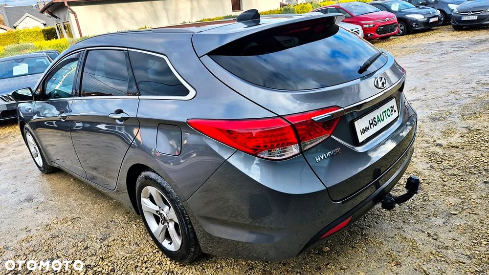 Hyundai i40 Kombi blue 1.6 Family+ - 18