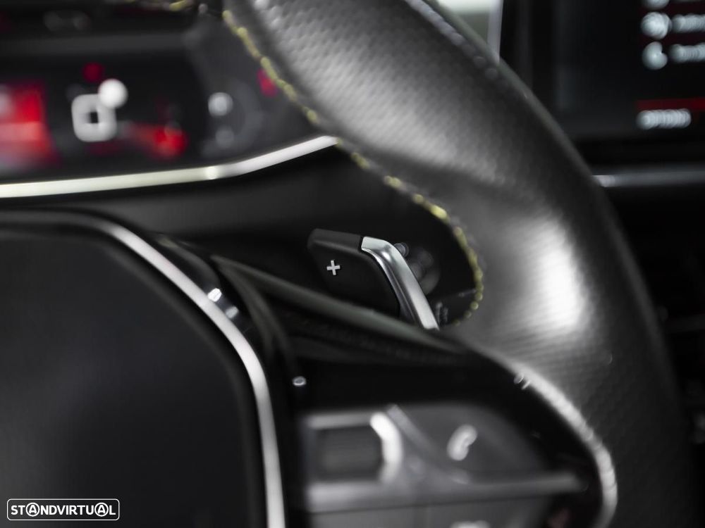 Peugeot 2008 1.5 BlueHDi GT EAT8 - 18