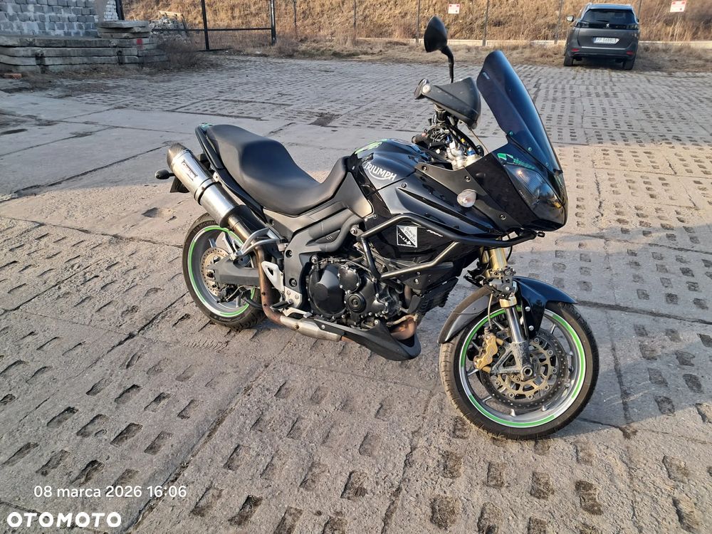 Triumph Tiger - 1