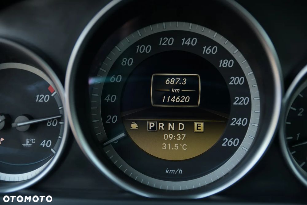 Mercedes-Benz Klasa C 180 CGI Automatik BlueEFFICIENCY Elegance - 29