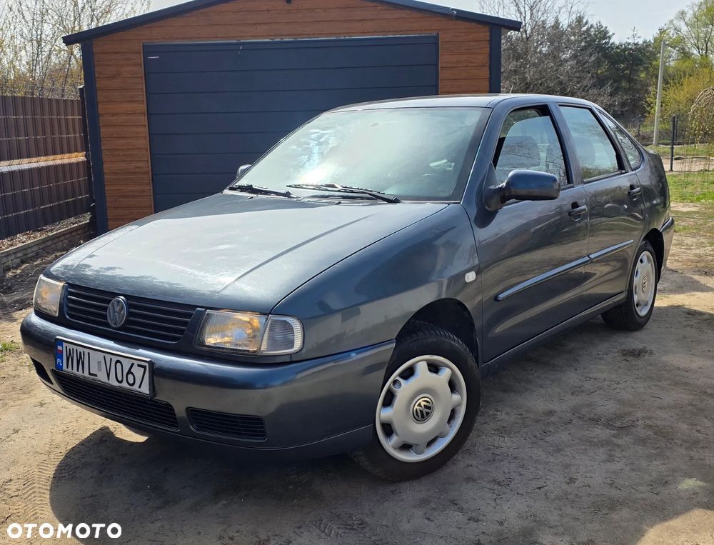 Volkswagen Polo 1.4 Basis - 1