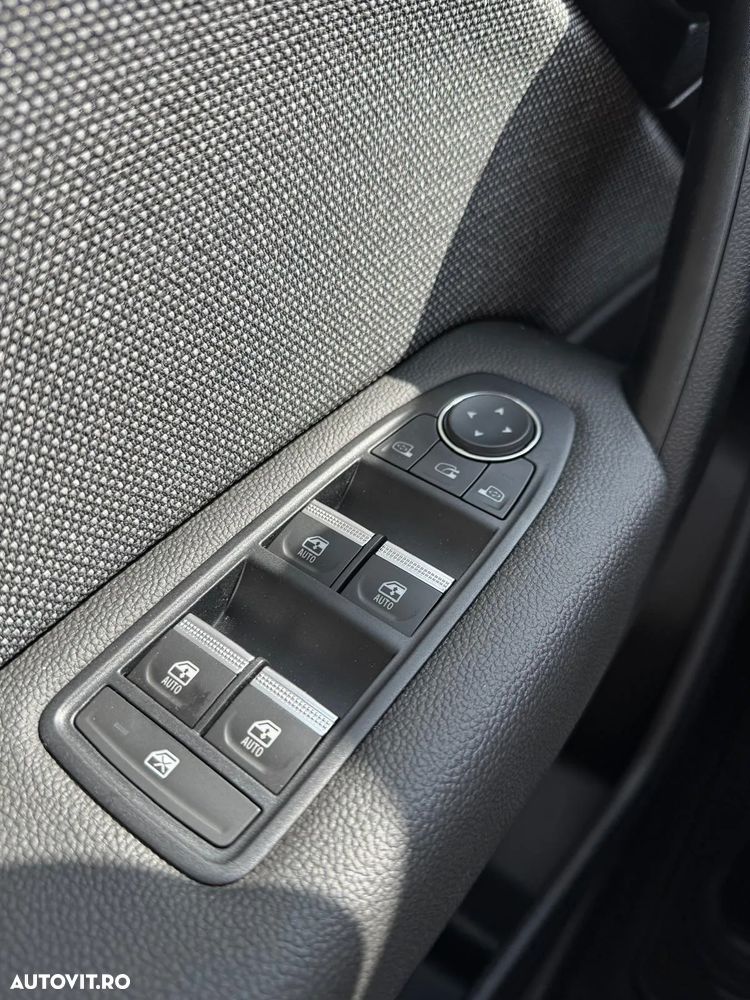 Mitsubishi ASX - 10